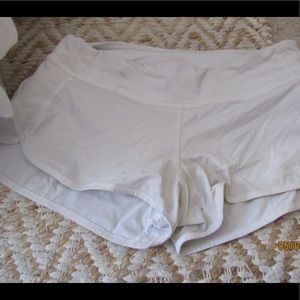 Lulu lemon size 2, speed up shorts